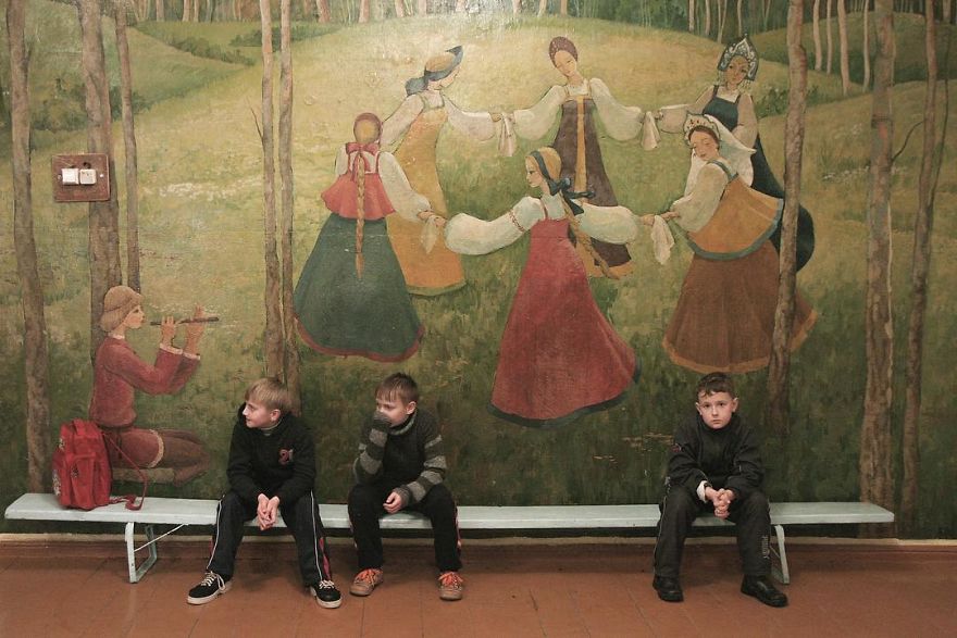 Photographer Reveals Peculiarities Of Russian Daily Life In A Unique Way