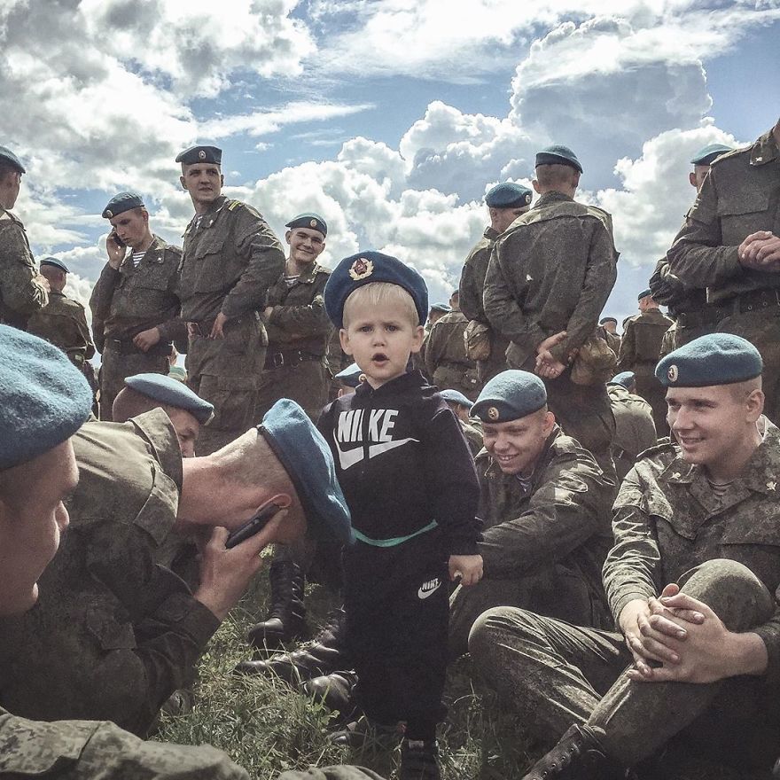 Photographer Reveals Peculiarities Of Russian Daily Life In A Unique Way