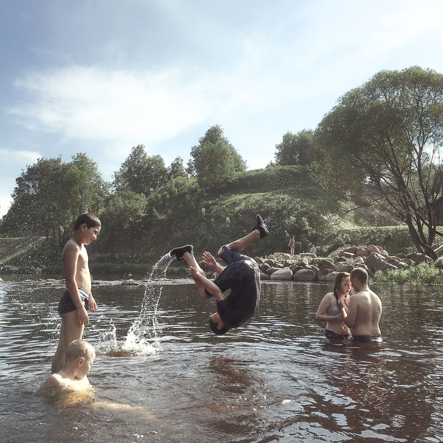 Photographer Reveals Peculiarities Of Russian Daily Life In A Unique Way