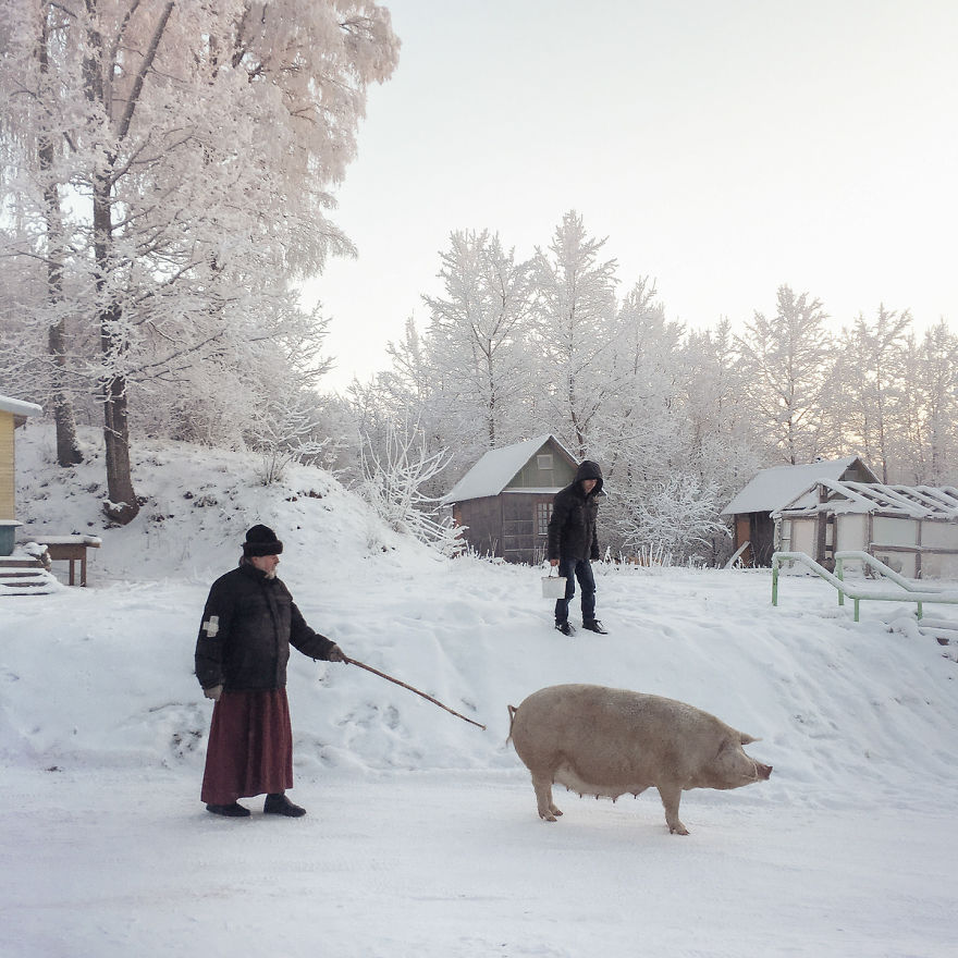 Photographer Reveals Peculiarities Of Russian Daily Life In A Unique Way