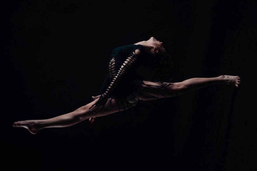 Sara's Story: A Photographic Journal For All The Dancing Kids In Pursuit Of Their Dreams Sara's Story: A Photographic Journal For All The Dancing Kids In Pursuit Of Their Dreams