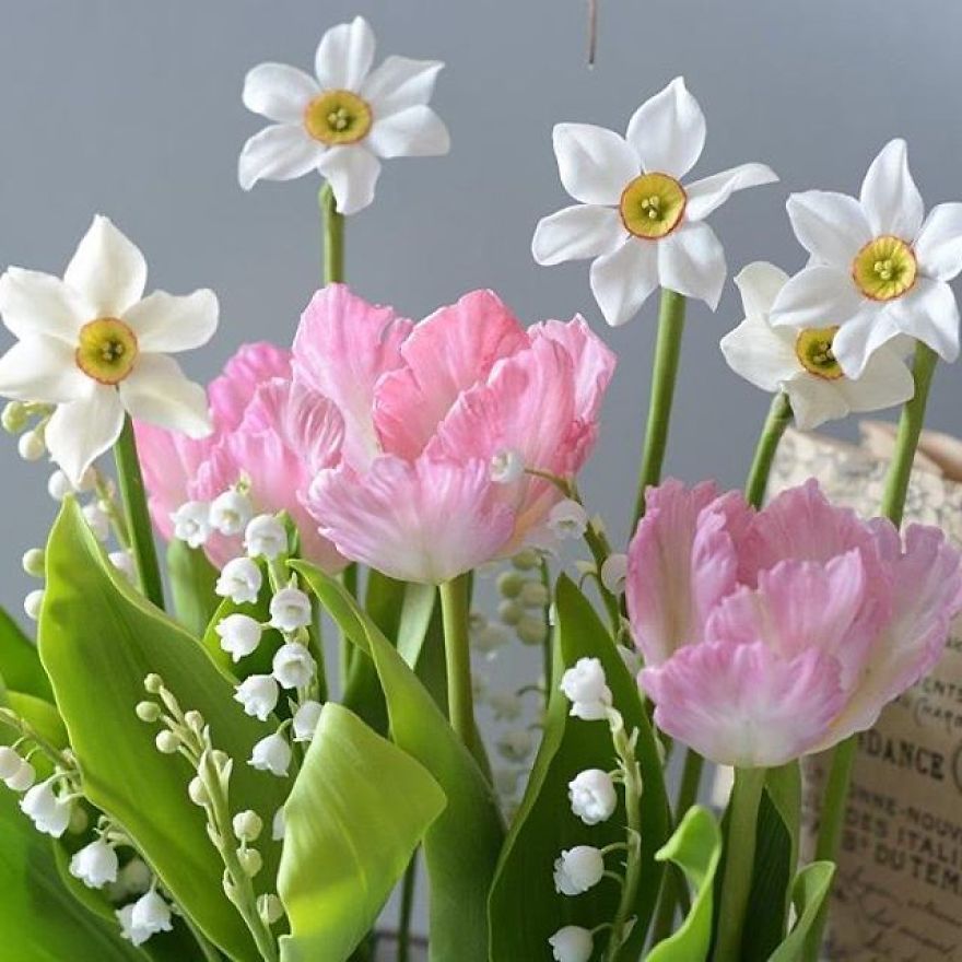 This Artist Creates Amazing Realistic Porcelain Flowers