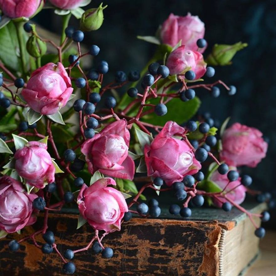 This Artist Creates Amazing Realistic Porcelain Flowers