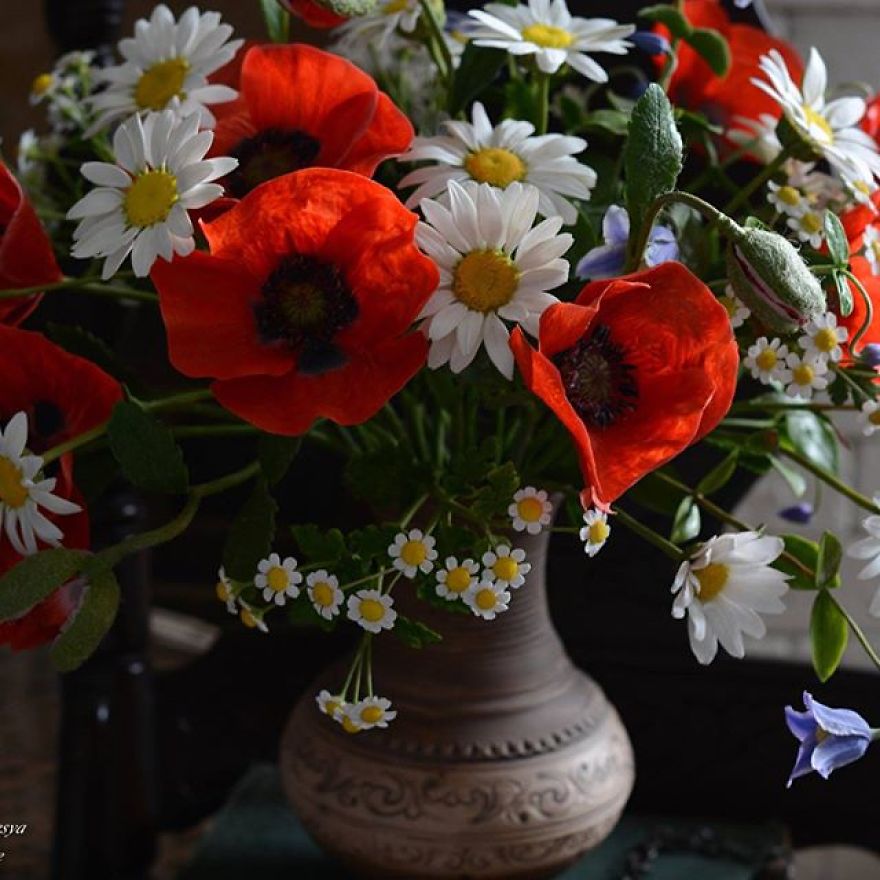 This Artist Creates Amazing Realistic Porcelain Flowers