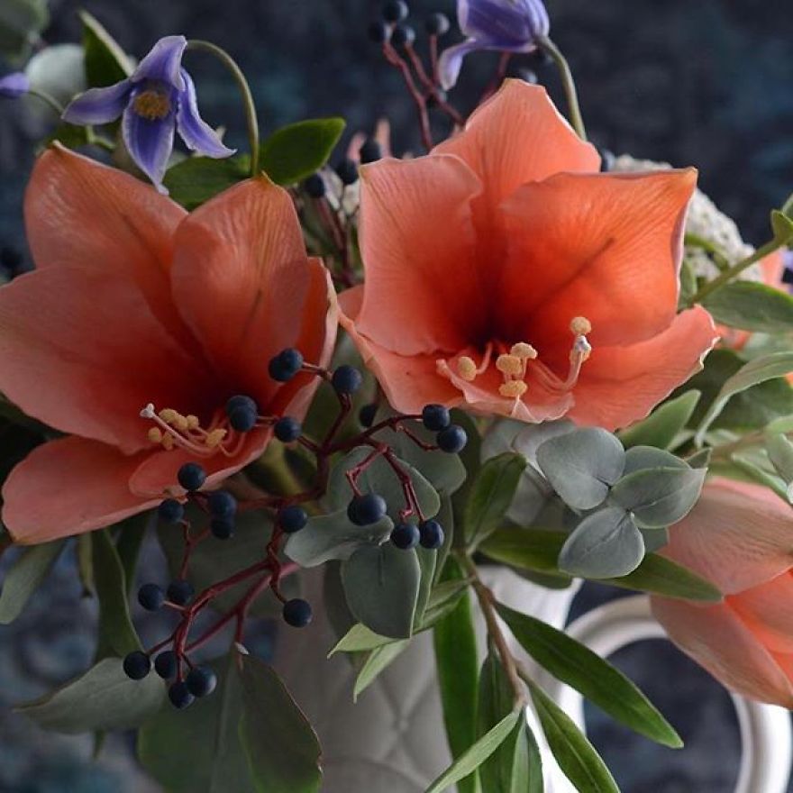 This Artist Creates Amazing Realistic Porcelain Flowers