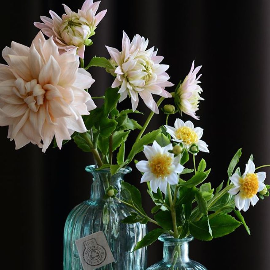 This Artist Creates Amazing Realistic Porcelain Flowers