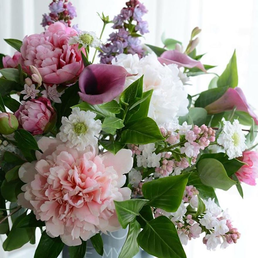 This Artist Creates Amazing Realistic Porcelain Flowers