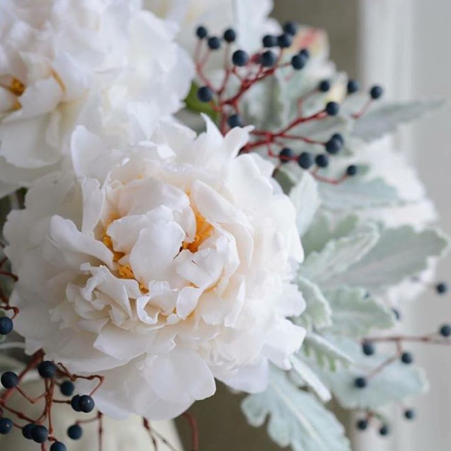 This Artist Creates Amazing Realistic Porcelain Flowers