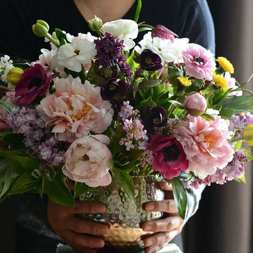 This Artist Creates Amazing Realistic Porcelain Flowers