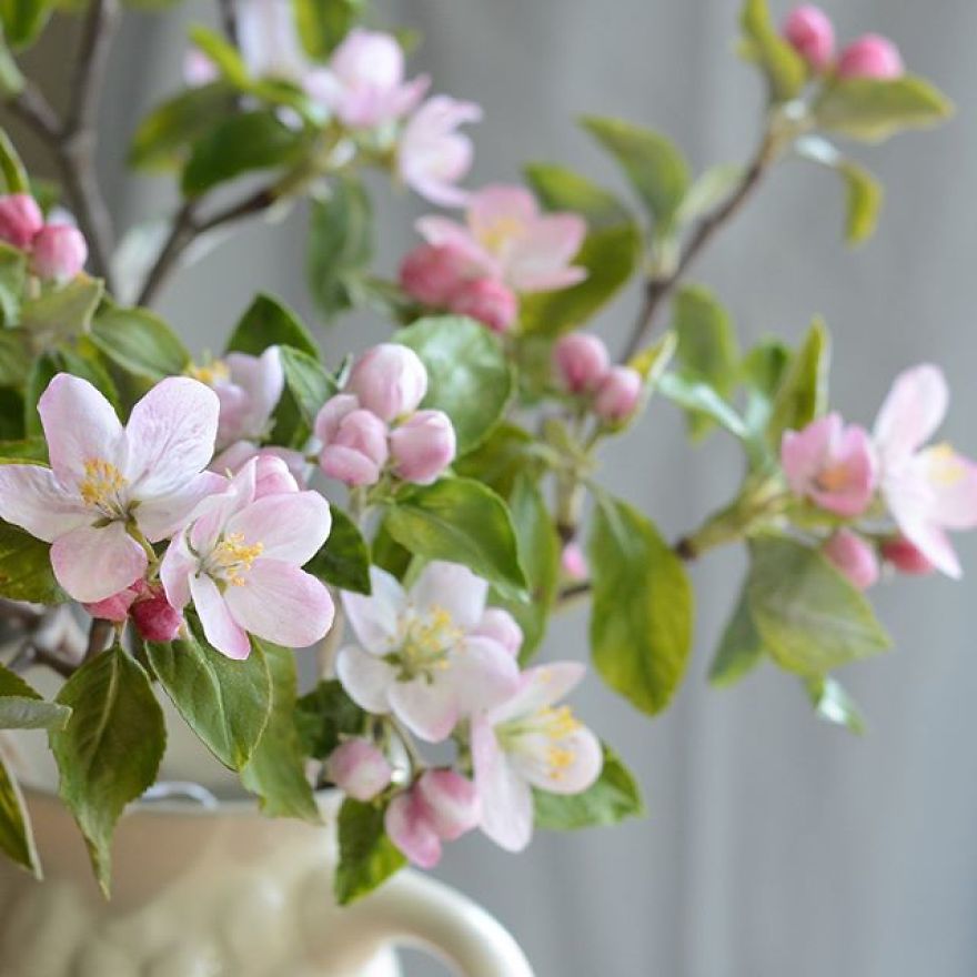 This Artist Creates Amazing Realistic Porcelain Flowers