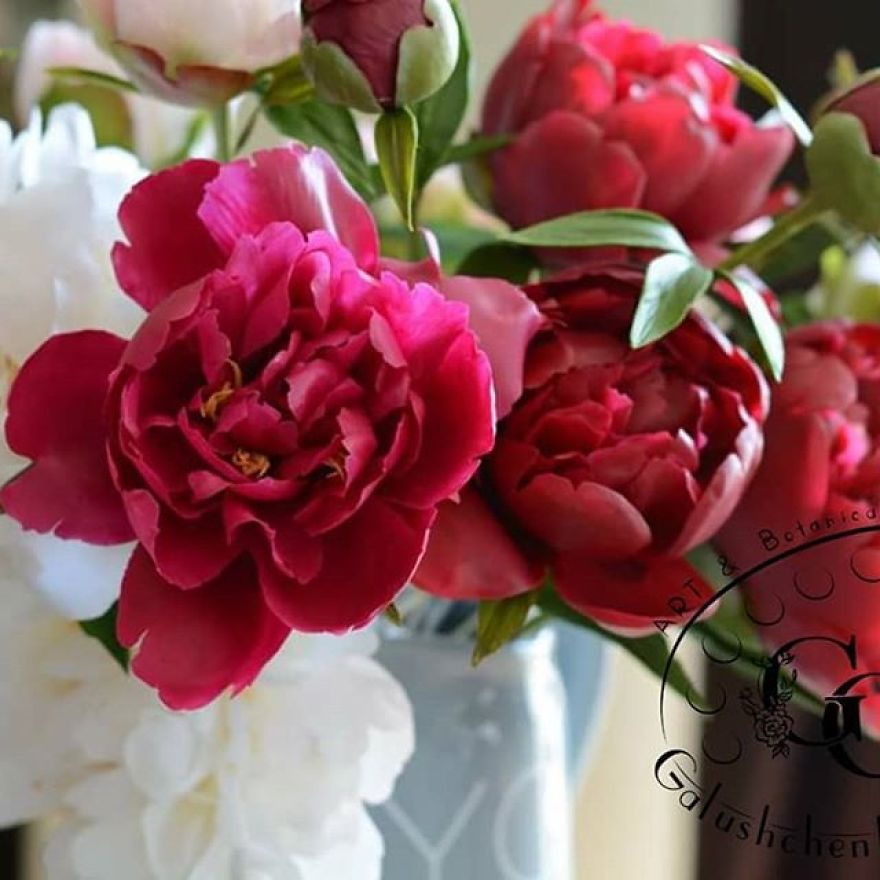 This Artist Creates Amazing Realistic Porcelain Flowers