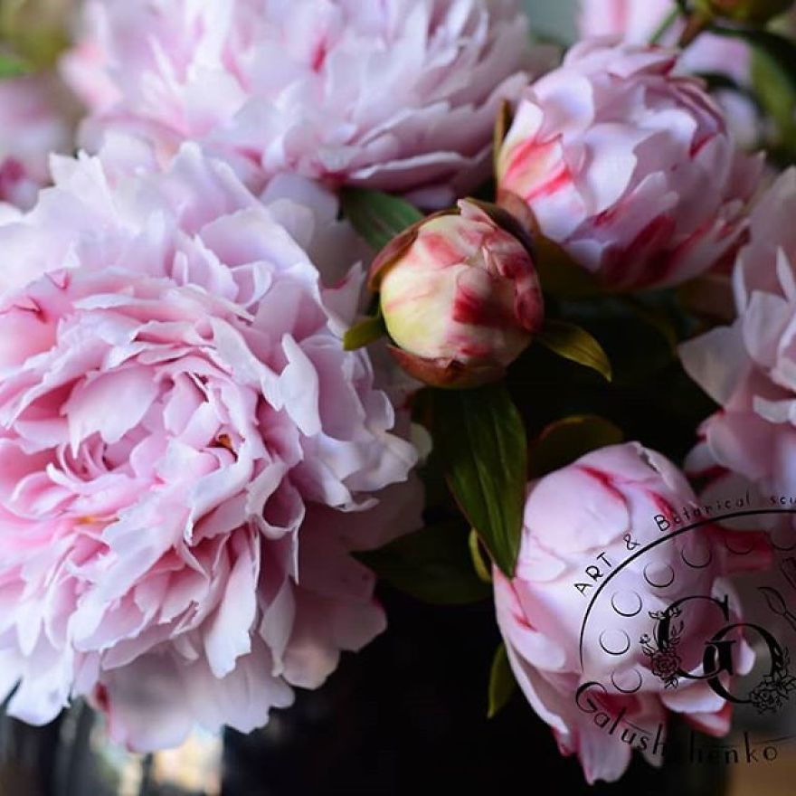 This Artist Creates Amazing Realistic Porcelain Flowers