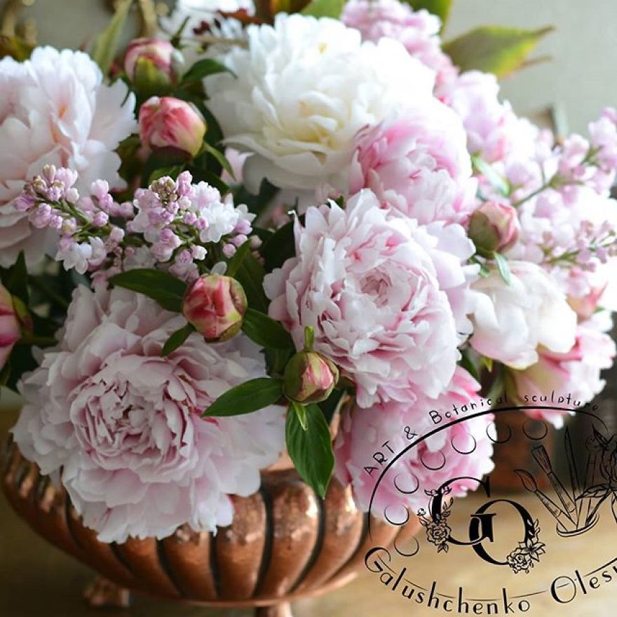 This Artist Creates Amazing Realistic Porcelain Flowers