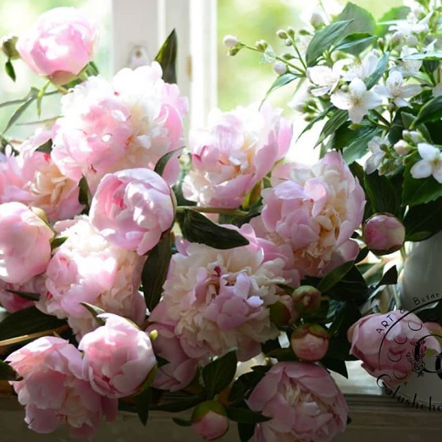 This Artist Creates Amazing Realistic Porcelain Flowers