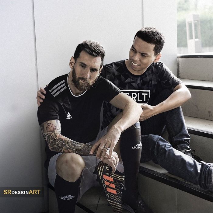 This Guy Can Be Friends With Any Celebrity With The Help Of Photoshop