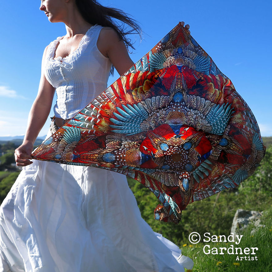 I Create Wearable Artistic Scarfs Inspired By Owls, Ravens, Swans, And Other Majestic Birds (30 Pics) I Create Wearable Artistic Scarfs Inspired By Owls, Ravens, Swans, And Other Majestic Birds (30 Pics)