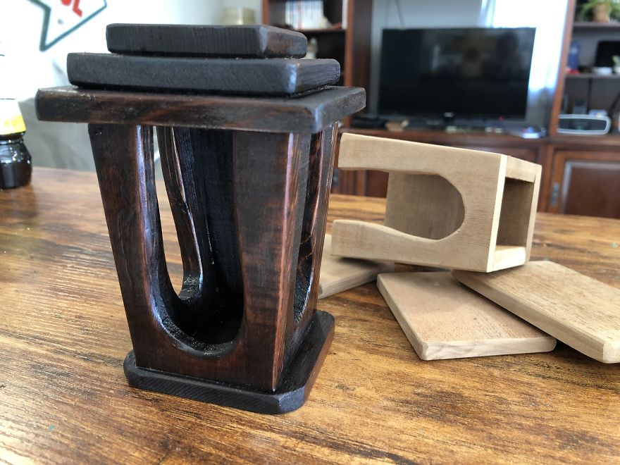 I've Built This DIY Chicken Coop Out Of Up-Cycled Items During Quarantine (16 Pics)