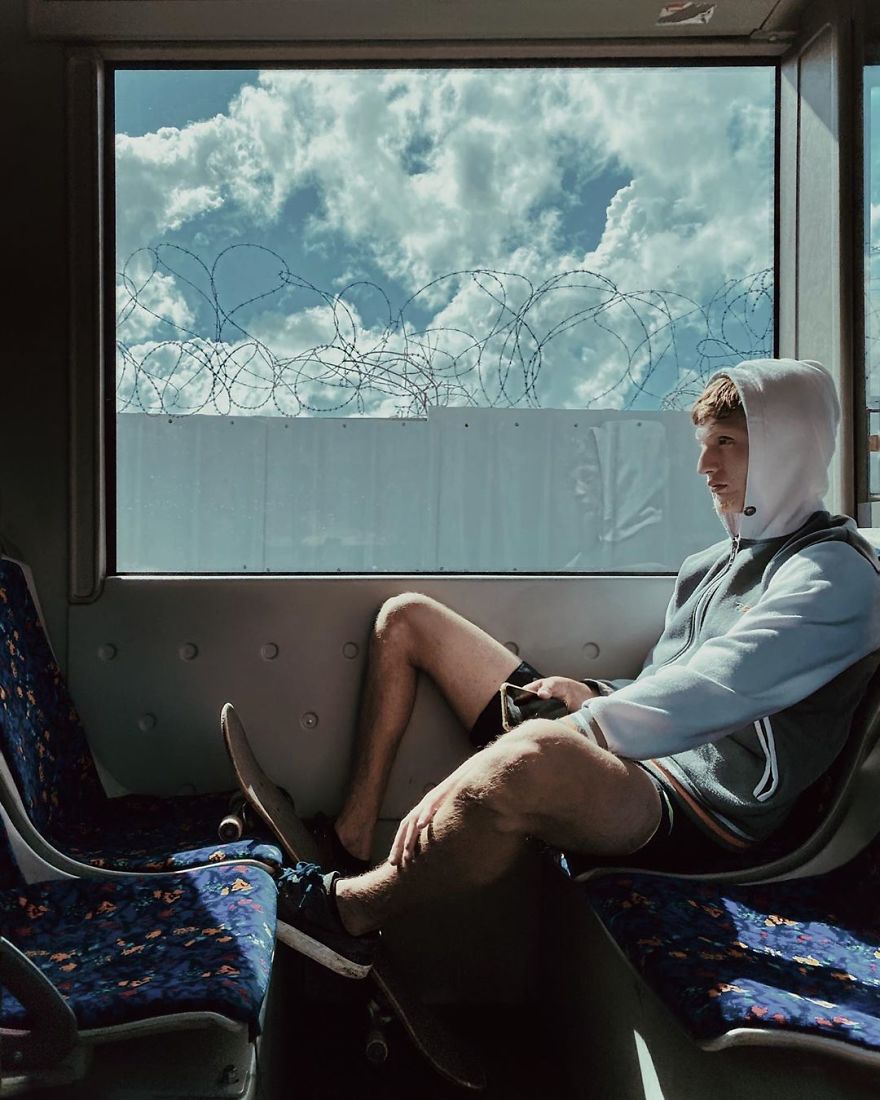 Woman Uses Her iPhone To Photograph Other Passengers On Their Way To Work And The Result Is Pure Art