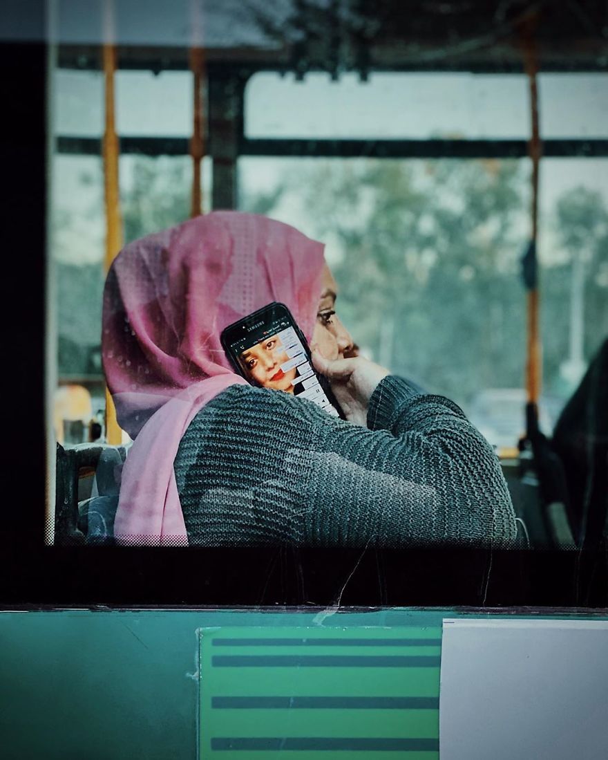 Woman Uses Her iPhone To Photograph Other Passengers On Their Way To Work And The Result Is Pure Art