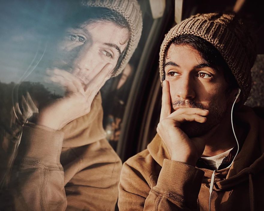 Woman Uses Her iPhone To Photograph Other Passengers On Their Way To Work And The Result Is Pure Art