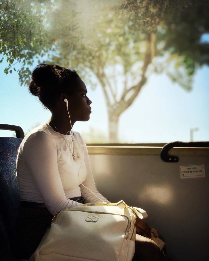 Woman Uses Her iPhone To Photograph Other Passengers On Their Way To Work And The Result Is Pure Art