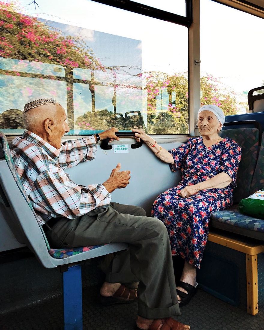 Woman Uses Her iPhone To Photograph Other Passengers On Their Way To Work And The Result Is Pure Art