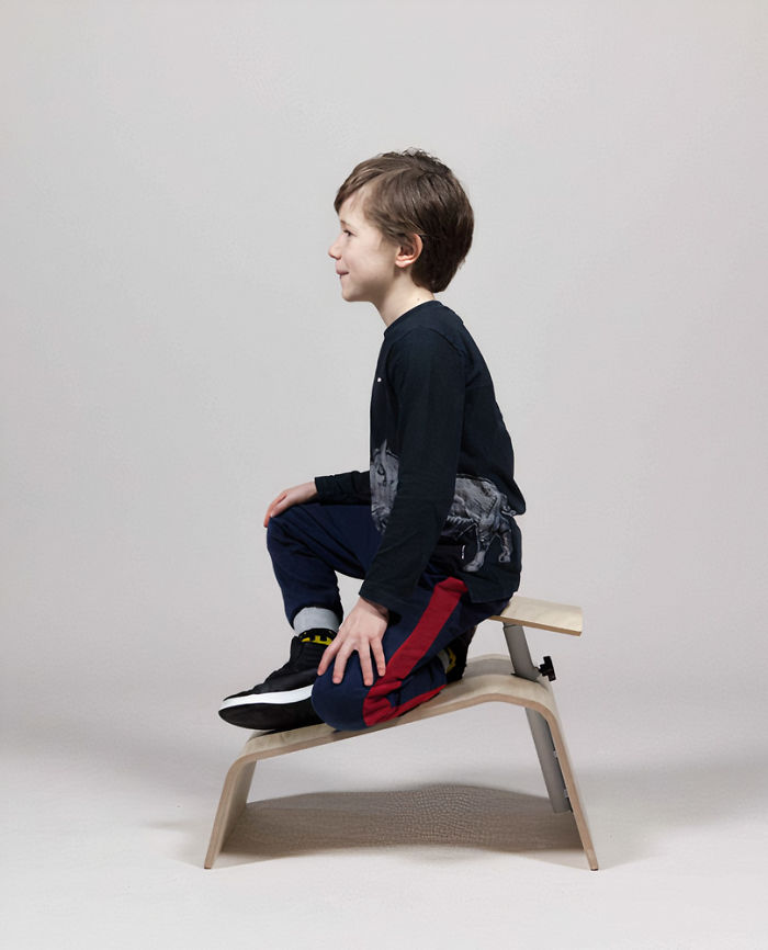 Dutch Designer Creates Innovative Classroom Stools That Encourage Healthy Posture With 4 Available Sitting Positions Dutch Designer Creates Innovative Classroom Stools That Encourage Healthy Posture With 4 Available Sitting Positions