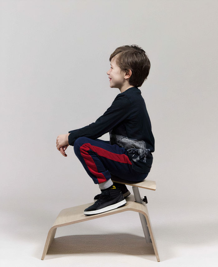 Dutch Designer Creates Innovative Classroom Stools That Encourage Healthy Posture With 4 Available Sitting Positions Dutch Designer Creates Innovative Classroom Stools That Encourage Healthy Posture With 4 Available Sitting Positions