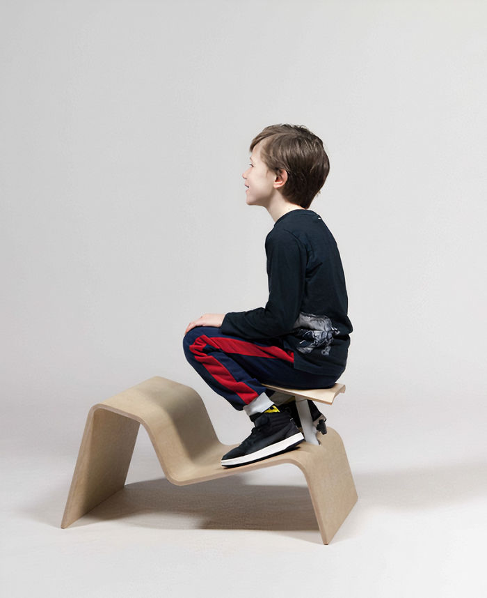 Dutch Designer Creates Innovative Classroom Stools That Encourage Healthy Posture With 4 Available Sitting Positions Dutch Designer Creates Innovative Classroom Stools That Encourage Healthy Posture With 4 Available Sitting Positions