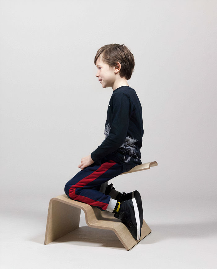 Dutch Designer Creates Innovative Classroom Stools That Encourage Healthy Posture With 4 Available Sitting Positions