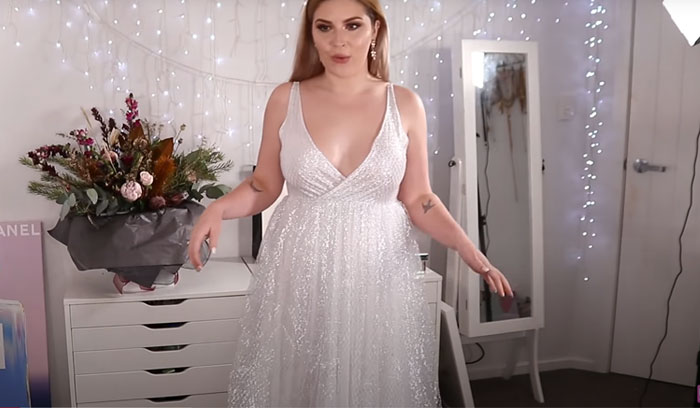 Woman Orders 10 Wedding Dresses From The Wish App, Shows The Expectations Vs. Reality Woman Orders 10 Wedding Dresses From The Wish App, Shows The Expectations Vs. Reality