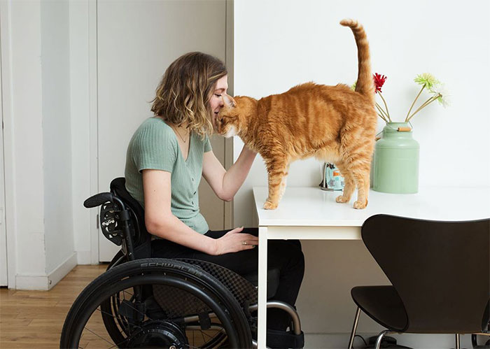 Photographer Captures Ladies With Their Cats To Get Rid Of ‘Crazy Cat Lady’ Stereotypes (24 New Pics)