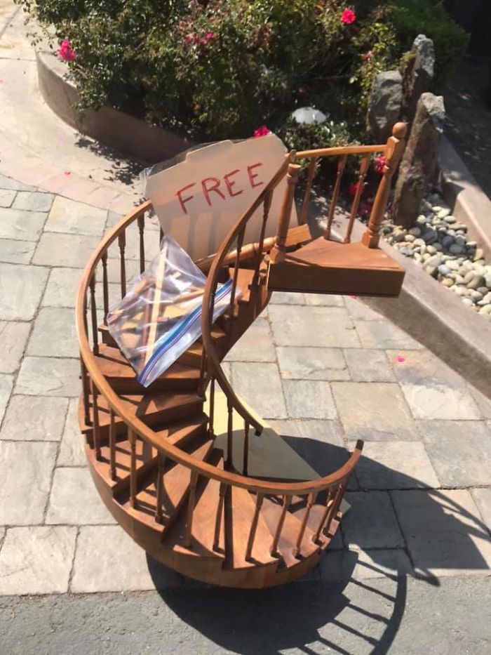 Look What I Found On The Side Of The Road For Free Today!! My Brain Is Already Bouncing Ideas Around For What I’m Going To Do With It But What Do You Guys Think?! I Have A Bay Window That Is Perfect For Displaying It For All To See