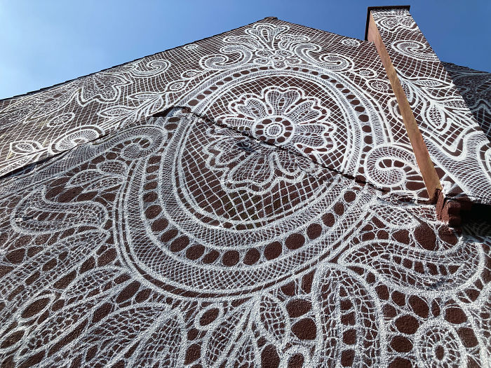 Warsaw-Based Artist Spray-Paints A Beautiful Lace Mural On The Side Of A French Lace Museum Warsaw-Based Artist Spray-Paints A Beautiful Lace Mural On The Side Of A French Lace Museum
