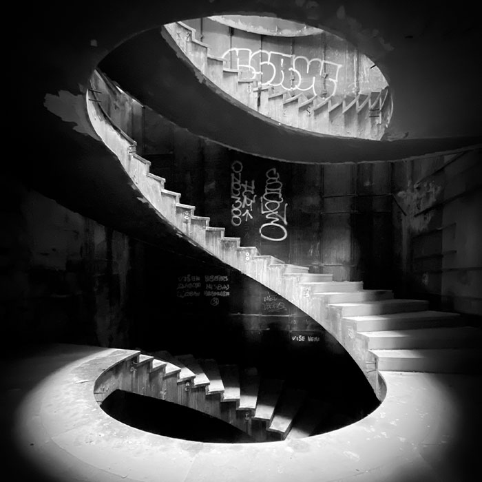 I Photograph Luxury Hotels That Were Abandoned After The Yugoslavia War (32 Pics)