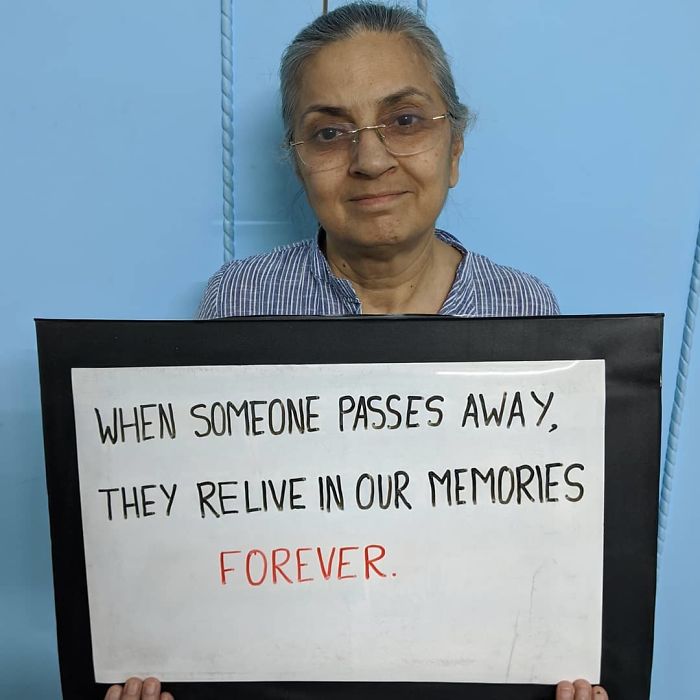 Mother-With-Sign-Poonam-Sapra