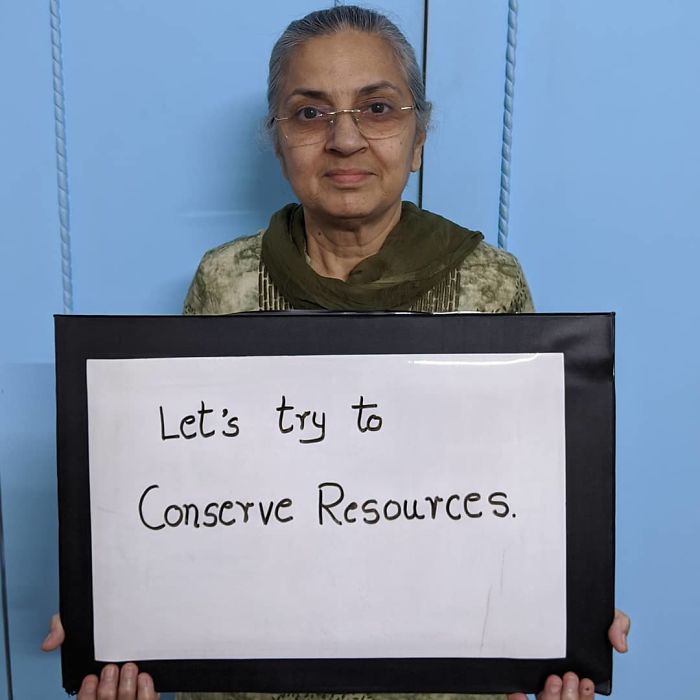 Mother-With-Sign-Poonam-Sapra