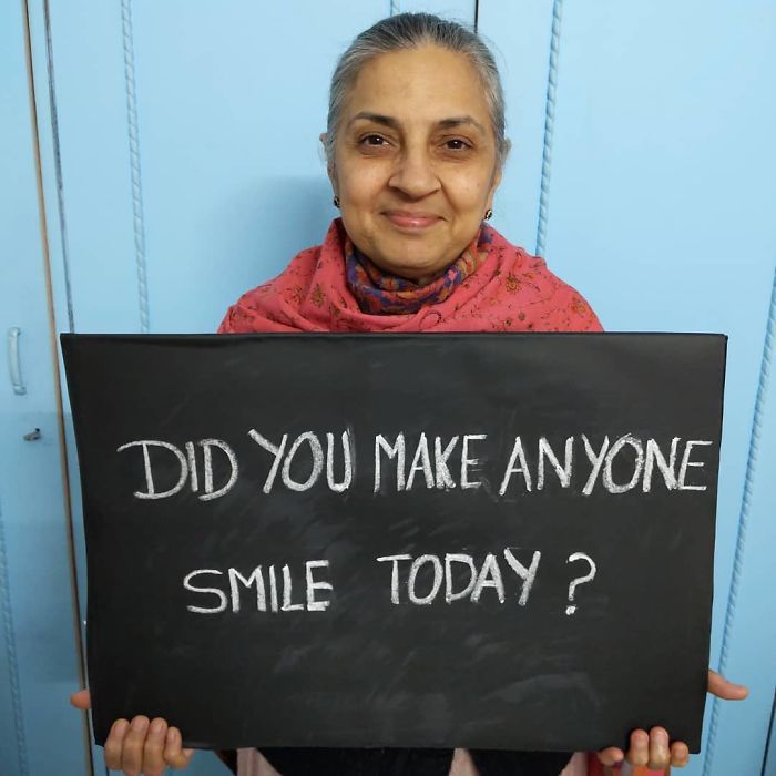 Mother-With-Sign-Poonam-Sapra