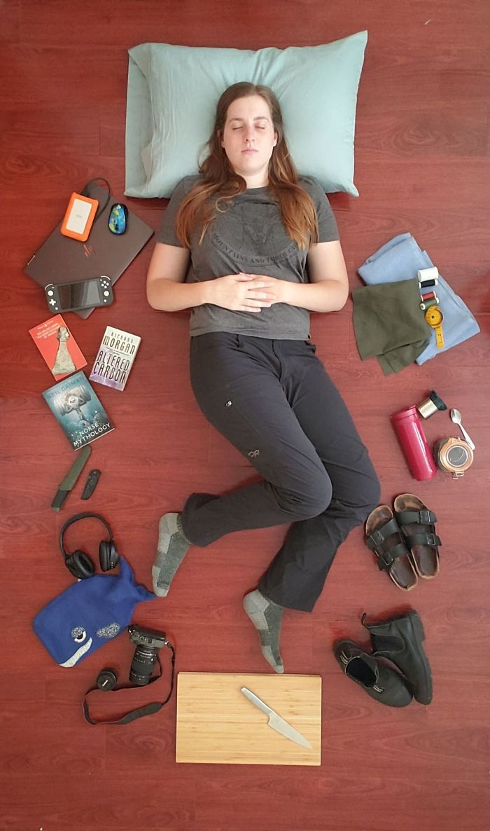 People Show What Items They Value The Most, Pose With Them As If They Were Buried As Per Old Burial Traditions People Show What Items They Value The Most, Pose With Them As If They Were Buried As Per Old Burial Traditions