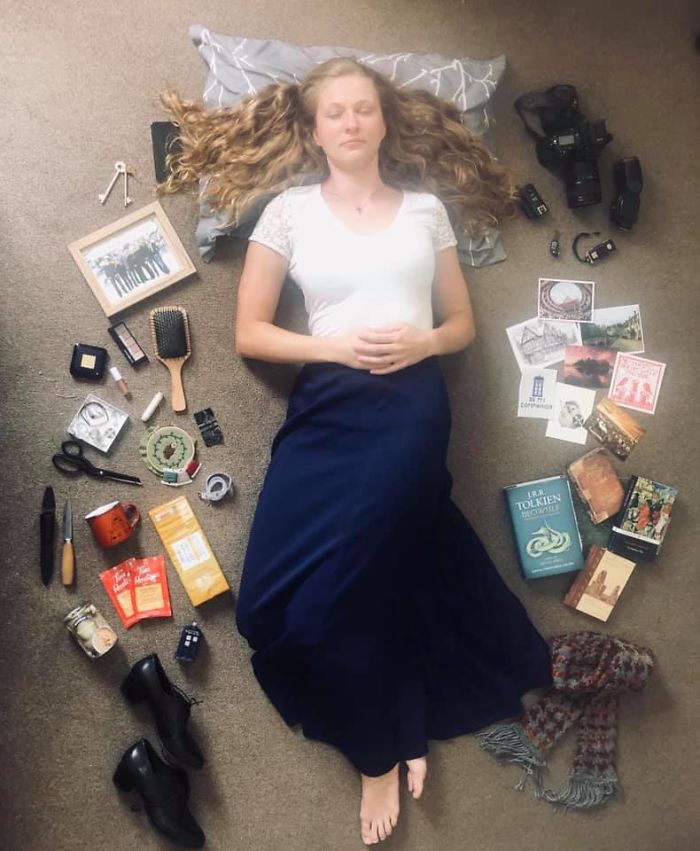 People Show What Items They Value The Most, Pose With Them As If They Were Buried As Per Old Burial Traditions People Show What Items They Value The Most, Pose With Them As If They Were Buried As Per Old Burial Traditions