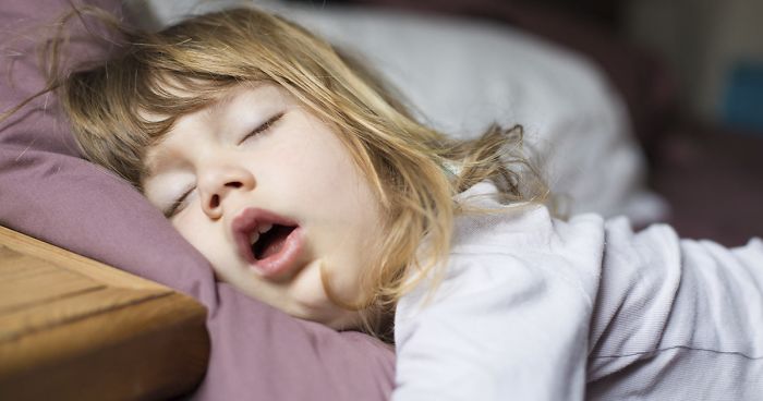 Teacher Posts A Chart That Shows The Exact Time Kids Should Go To Bed Depending On Their Age And It Goes Viral