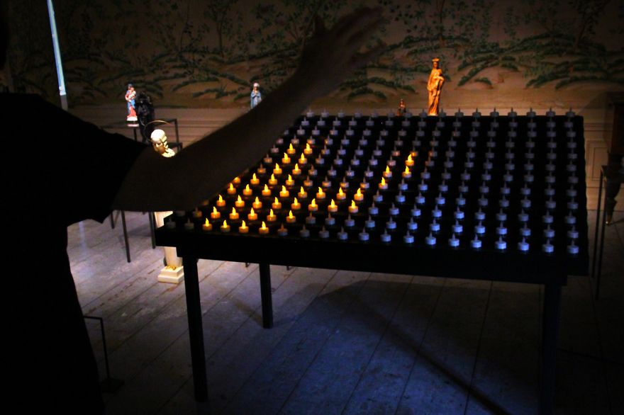 We Made An Interactive Installation That Shows Your Reflection Using Hundreds Of Votive Candles We Made An Interactive Installation That Shows Your Reflection Using Hundreds Of Votive Candles