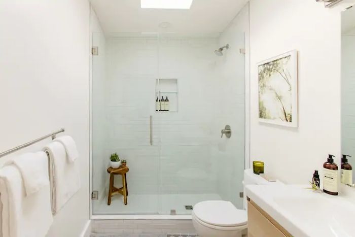 Couple Converted Their 280 Sqft Garage In To Stunning Airbnb Guest House .