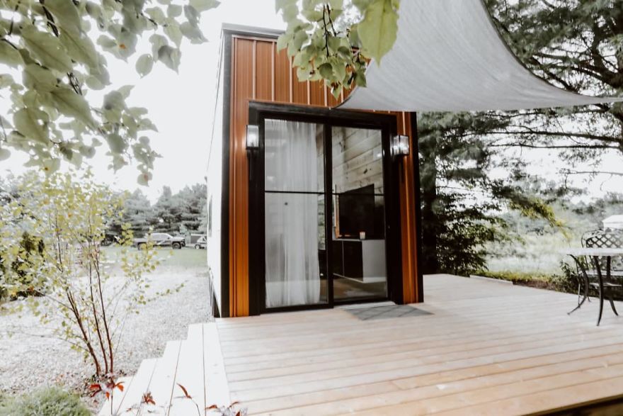 Stunning New Build Tiny House With Four Skylights.