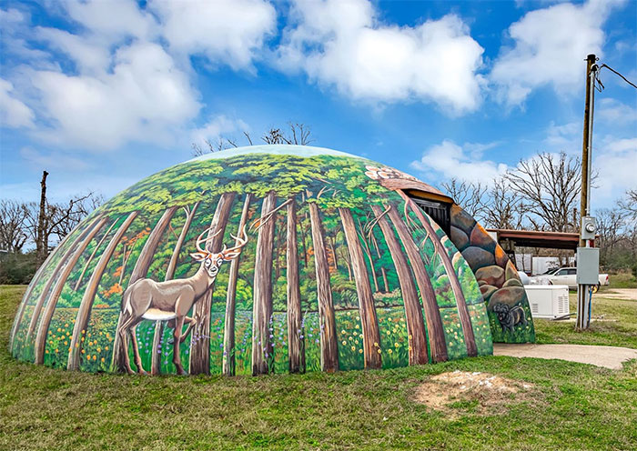 This Is How A $2.25M House That’s Built Underground Looks (24 Pics)