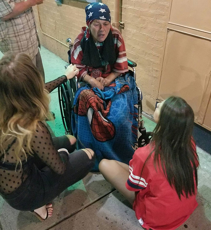 These Two Girls I Met Tonight Spent A Half Hour Comforting This Crying Homeless Woman