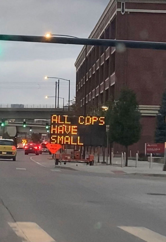 People Noticed This Hacked Sign In Denver That Spreads Anti-Police And Anti-Karen Messages People Noticed This Hacked Sign In Denver That Spreads Anti-Police And Anti-Karen Messages