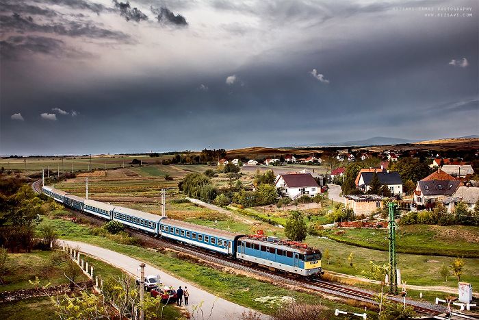 I Spent Five Years With Taking Train Pictures At The Most Exciting Places