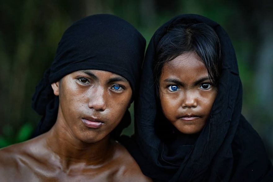 Photographer Discovers Members Of An Indonesian Tribe Who Have The Bluest Eyes Ever Seen