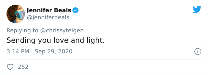 Chrissy Teigen Suffers A Miscarriage, People Support Her And Say She Helped Other Mothers Feel Less Alone Chrissy Teigen Suffers A Miscarriage, People Support Her And Say She Helped Other Mothers Feel Less Alone